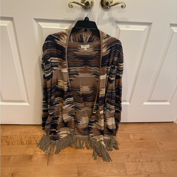 Lucky Brand Throw sweater w frills super soft - Picture 1 of 2